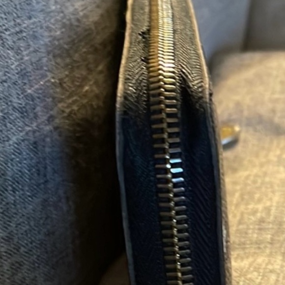 LOUIS VUITTON BLACK MARUKAMI ZIPPY WALLET